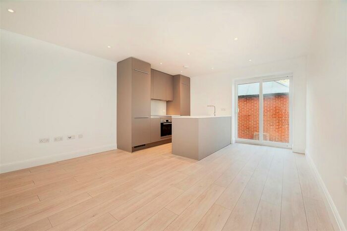 1 Bedroom Flat To Rent In Monkridge, Crouch End Hill, London, N8