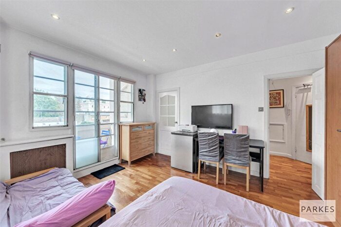 Studio To Rent In Broadwalk Court, Palace Gardens Terrace, Kensington, London, W8