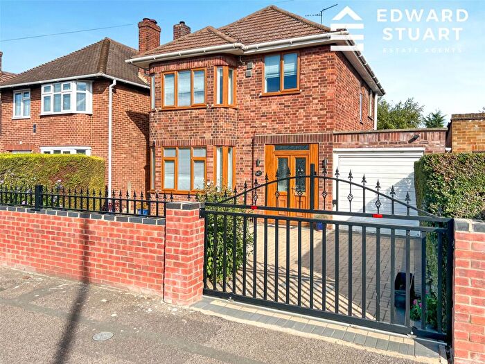 3 Bedroom Detached House For Sale In Warwick Road, Peterborough, Cambridgeshire, PE4