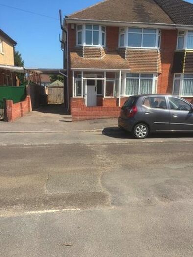 4 Bedroom Semi-Detached House To Rent In Sherborne Road, Southampton, SO17