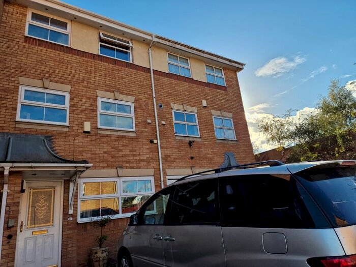 4 Bedroom Terraced House To Rent In Waterside Close, Bordesley Green, B9