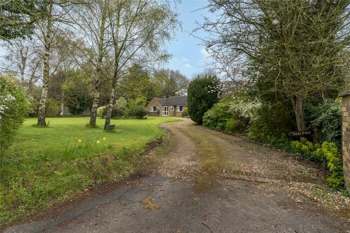 5 Bedroom Bungalow To Rent In Crowell Hill, Chinnor, Oxfordshire, OX39