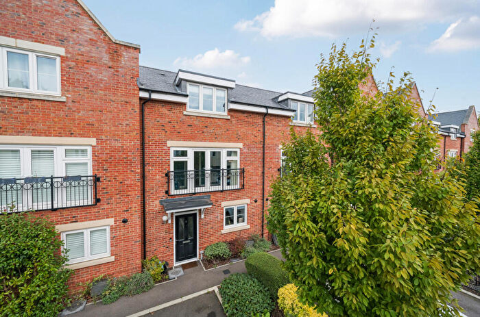 3 Bedroom Terraced House For Sale In Morris Close, Winnersh, Wokingham, Berkshire, RG41
