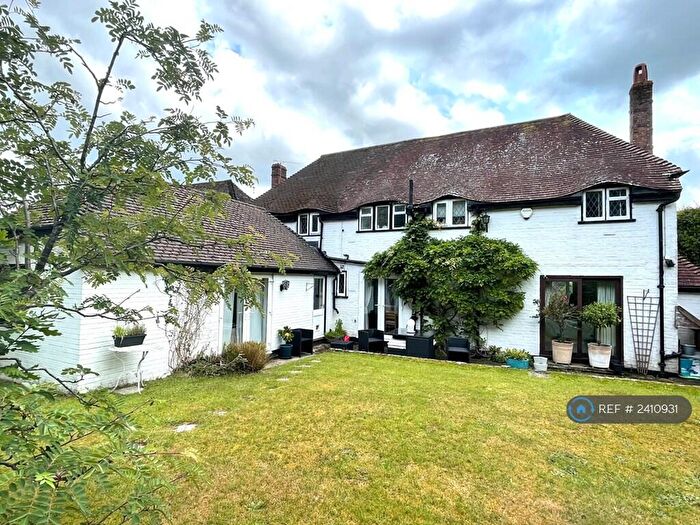 5 Bedroom Detached House To Rent In Pine View Close, Haslemere, GU27