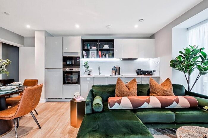 2 Bedroom Apartment For Sale In - Upper Dock Walk, , London, E16