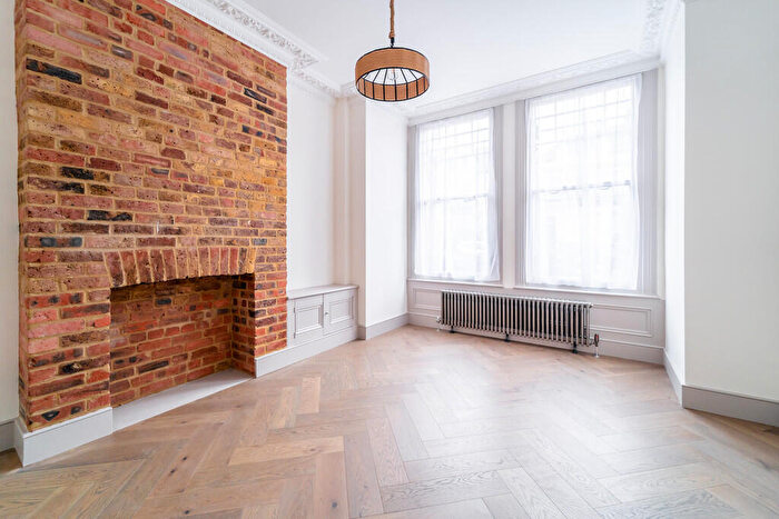 3 Bedroom Apartment For Sale In Ferme Park Road, Crouch End, N8