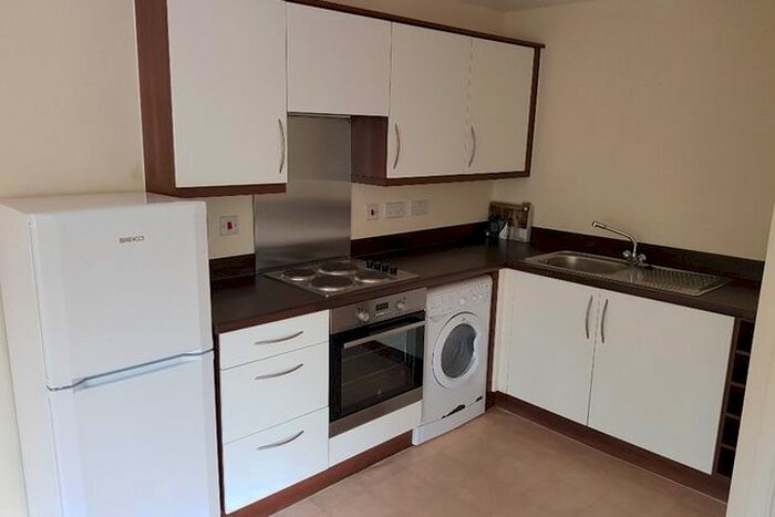 2 Bedroom Flat To Rent In Robinson Road, Ellesmere Port, CH65