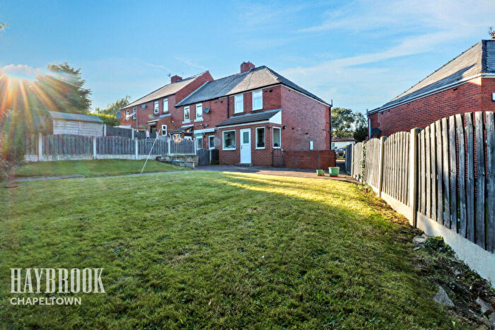 3 Bedroom Town House For Sale In Butchill Avenue, Sheffield, S5