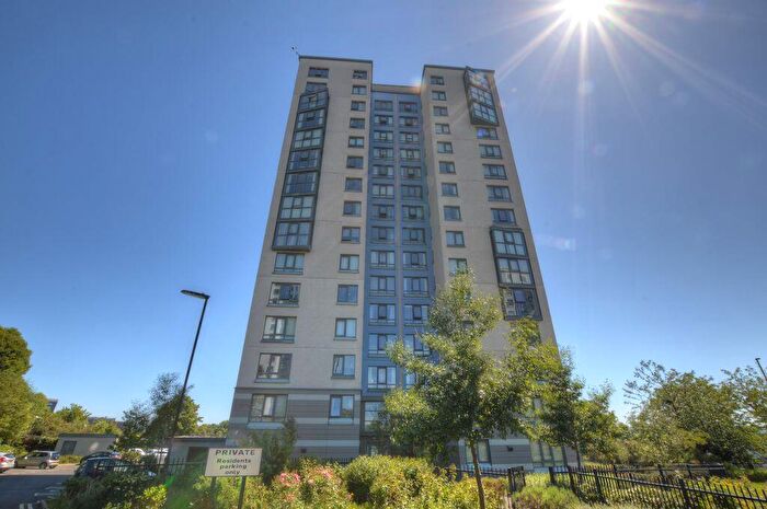 2 Bedroom Flat For Sale In Park Road, Cruddas Park, Newcastle Upon Tyne, NE4