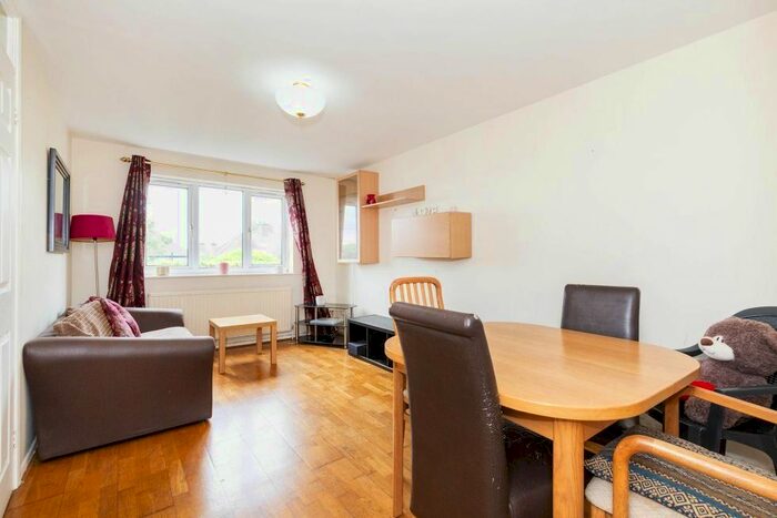 1 Bedroom Flat To Rent In Cambridge Gardens, London, N10