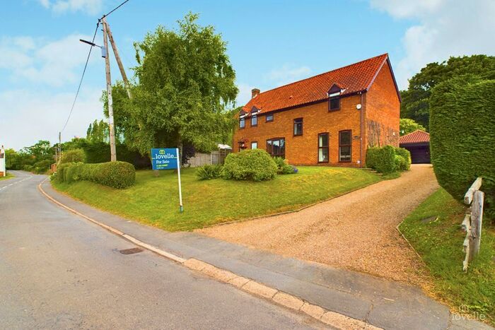 4 Bedroom Detached House For Sale In Main Street, Horkstow, North Lincolnshire, DN18