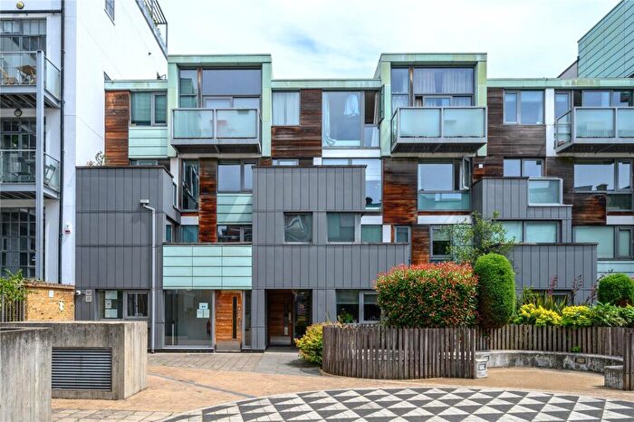 1 Bedroom Apartment To Rent In Peacock Place, London, United Kingdom, N1