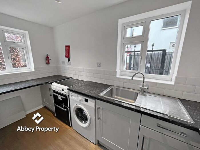 1 Bedroom Property To Rent In Alder Crescent, Luton, LU3