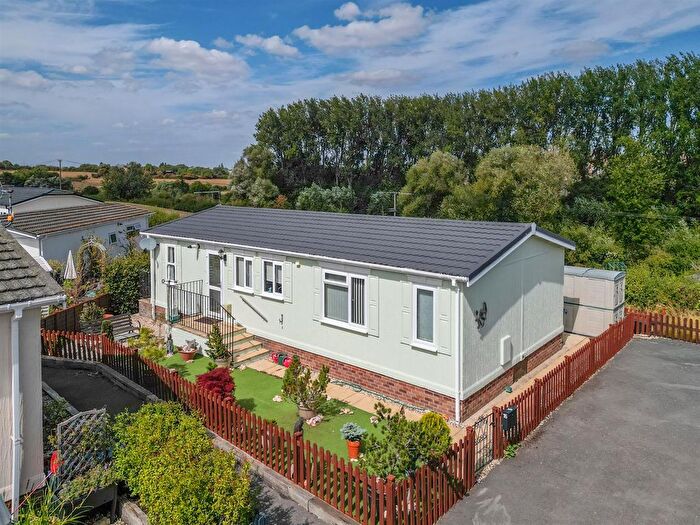 2 Bedroom Park Home For Sale In Burton Hill Park, Malmesbury, SN16