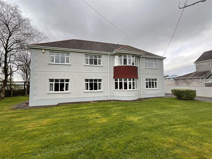 5 Bedroom Detached House For Sale In Bonllwyn, Ammanford, SA18