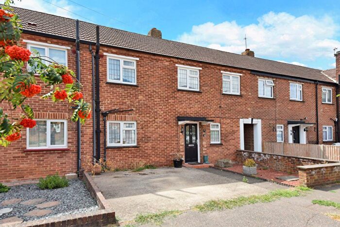 3 Bedroom Terraced House For Sale In Belgrave Road, Sunbury, TW16