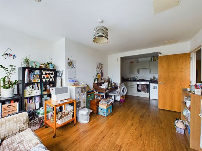 1 Bedroom Flat For Sale In Hulbert Road, Waterlooville, PO7