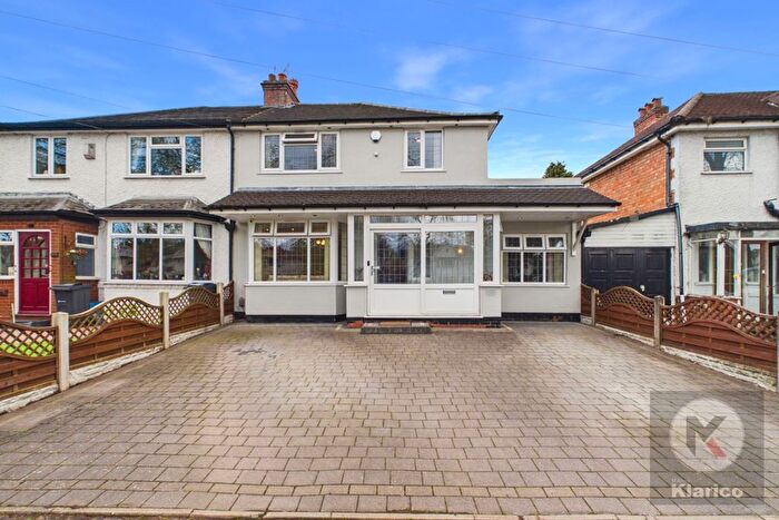 4 Bedroom Semi-detached House For Sale In Robin Hood Lane, Birmingham, B28