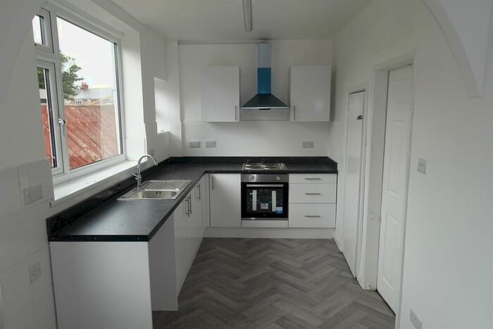 3 Bedroom Semi-Detached House To Rent In Cranfield Avenue, Middlesbrough TS3