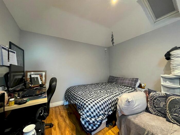 Studio To Rent In Fern Street, York, YO31