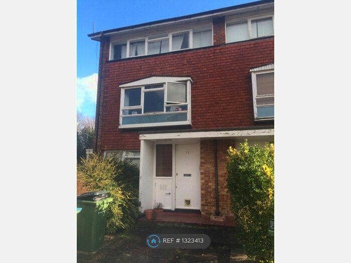 2 Bedroom Maisonette To Rent In Fairby Road, London, SE12