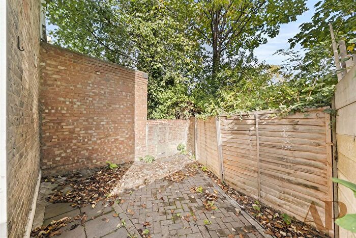 3 Bedroom End Of Terrace House To Rent In Forest Gardens, London, N17