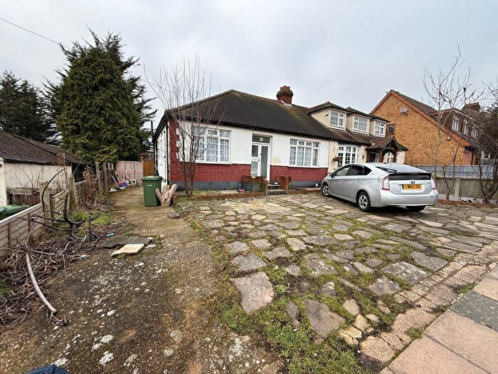 3 Bedroom Bungalow To Rent In Horndon Road, Romford, RM5