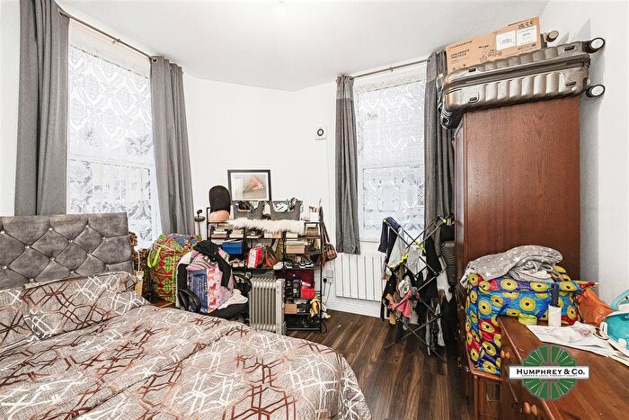 1 Bedroom Flat For Sale In Park Lane, London, N17