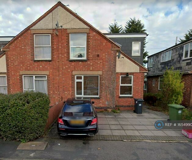 4 Bedroom Semi-Detached House To Rent In Waverley Road, Leamington Spa, CV31