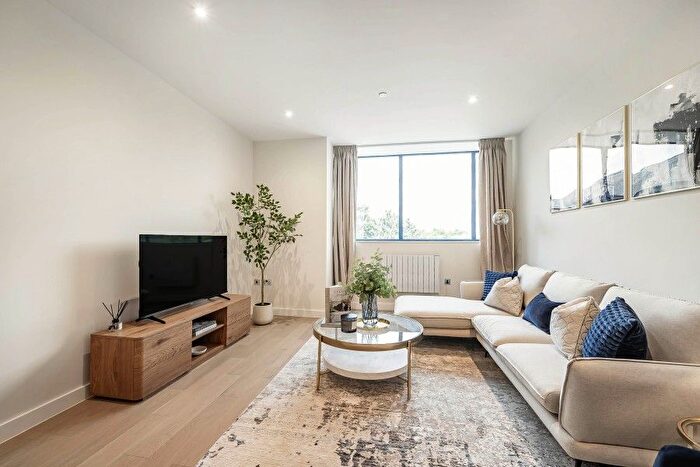 Studio To Rent In Chertsey, Surrey, KT16