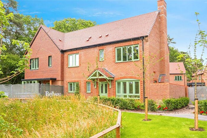3 Bedroom Semi-Detached House For Sale In Warren Way, Midhurst, West Sussex, GU29