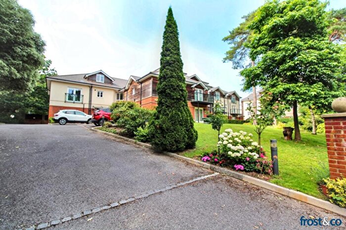 2 Bedroom Flat To Rent In Lindsay Road, Poole, BH13