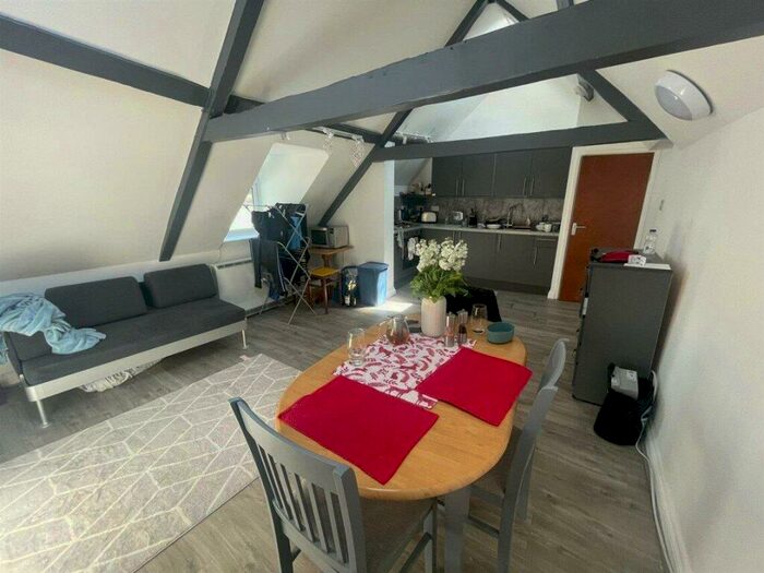 1 Bedroom House To Rent In King Sqaure, Bristol, BS2