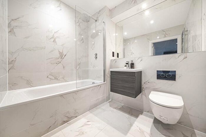 2 Bedroom Flat For Sale In Princes Street, Dorchester, DT1