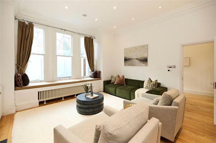 5 Bedroom Semi-Detached House For Sale In Rudall Crescent, London, NW3