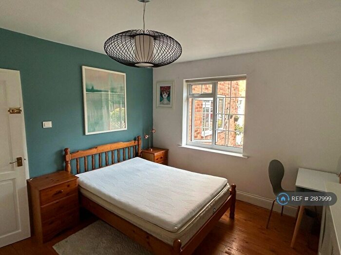 2 Bedroom Flat To Rent In Charlotte Street, Leamington Spa, CV31