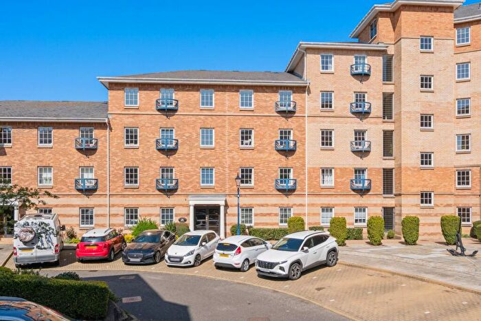 2 Bedroom Flat For Sale In Sheriff Bank, Edinburgh, EH6