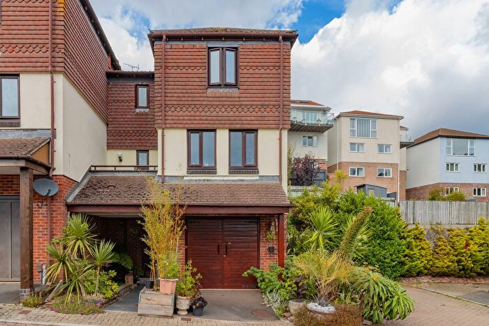 3 Bedroom End Terrace House For Sale In Mariners Way, Paignton, TQ3