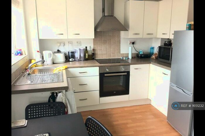 2 Bedroom Flat To Rent In Joseph Hardcastle Close, London, SE14