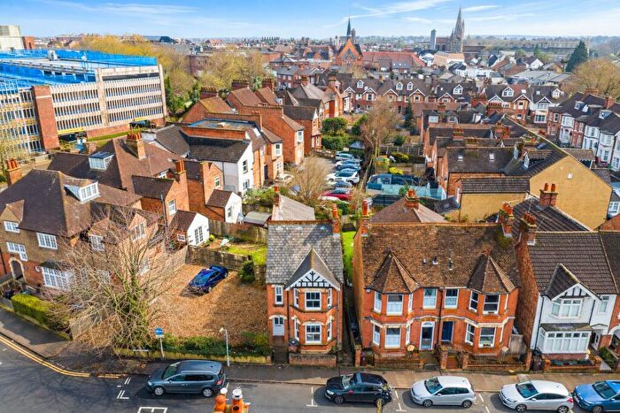 1 Bedroom Apartment For Sale In Upton Avenue, St. Albans, Hertfordshire, AL3