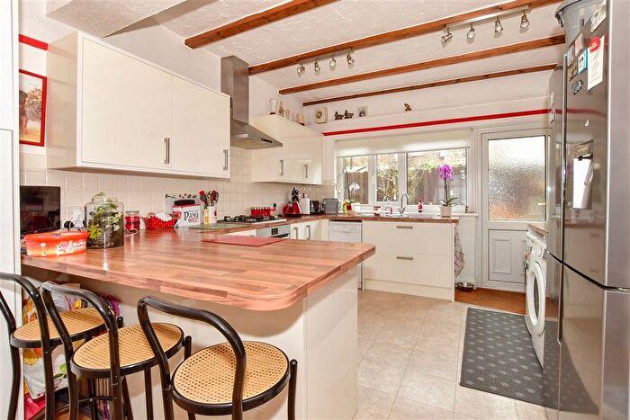 4 Bedroom Detached Bungalow For Sale In Newington Road, Ramsgate, Kent, CT12