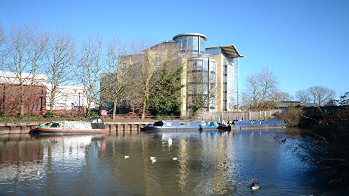 2 Bedroom Flat To Rent In The Meridian, Kenavon Drive, Reading, RG1