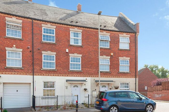 4 Bedroom Property For Sale In Hamilton Circle, Hamilton, Leicester, LE5
