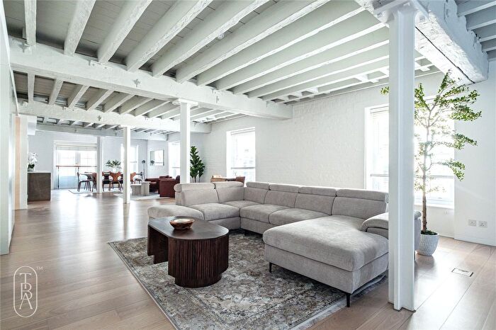 2 Bedroom Flat For Sale In New Street, London, EC2M