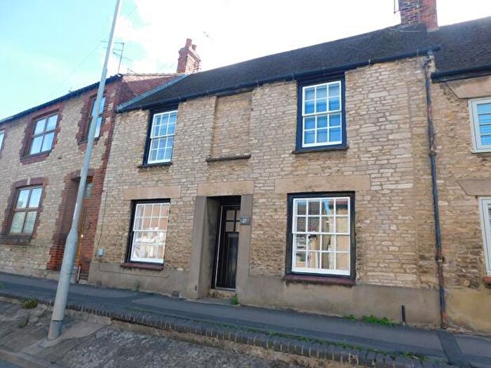 3 Bedroom Cottage To Rent In High Street, Higham Ferrers, NN10