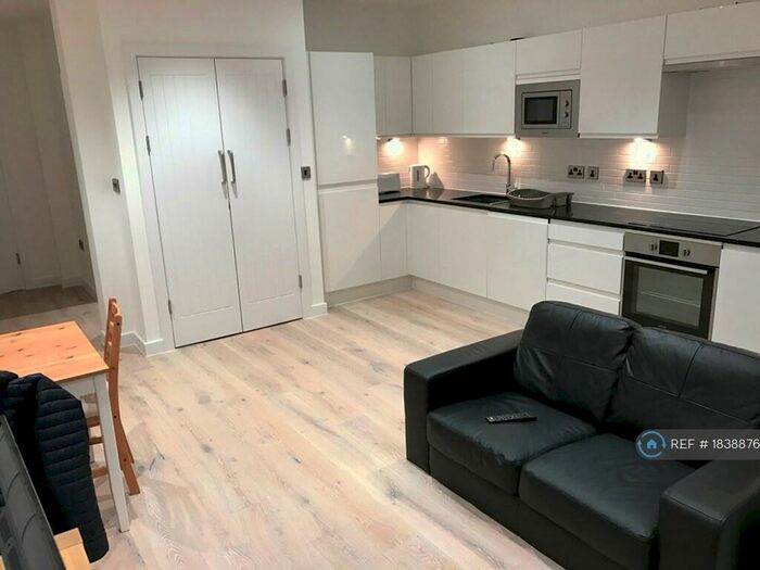 1 Bedroom Flat To Rent In Garrard House, Reading, RG1