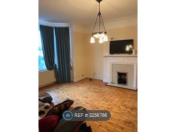 1 Bedroom Flat To Rent In Wear Bay Road, Folkestone, CT19