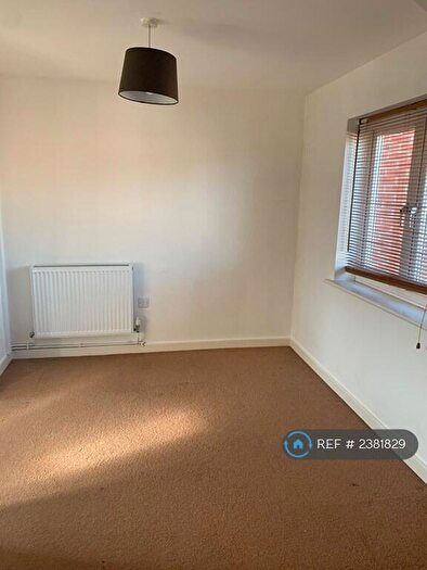 2 Bedroom Flat To Rent In Dairy Square, Nottingham, NG8