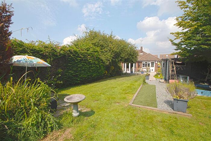 3 Bedroom Semi-Detached Bungalow For Sale In Mountnessing Road, Billericay, CM12