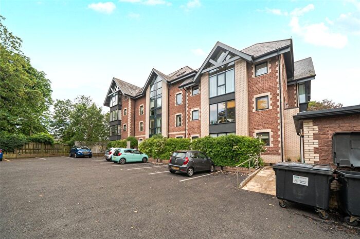 1 Bedroom Flat For Sale In Courtland Road, Paignton, Devon, TQ3